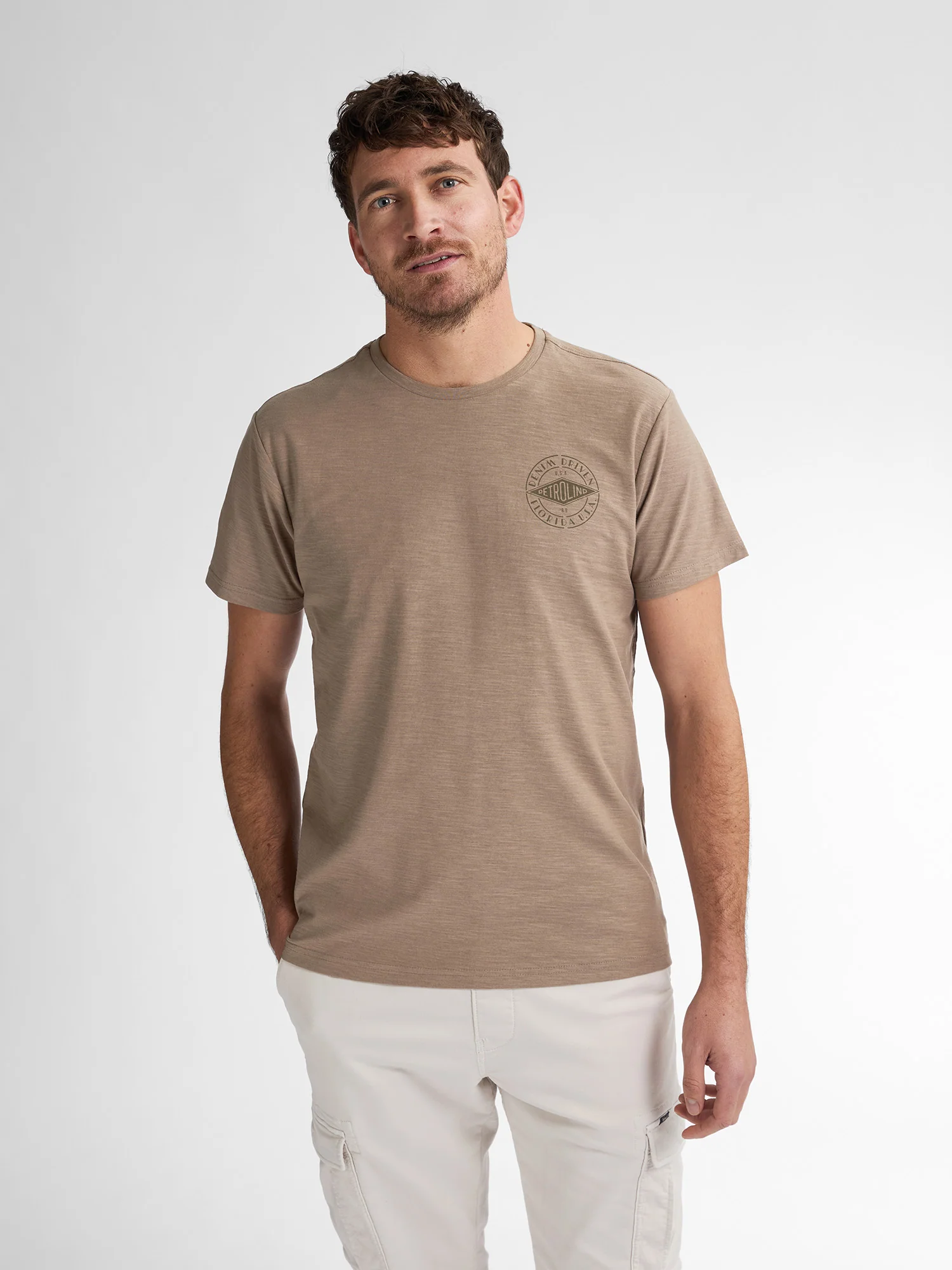 Camiseta con estampado en la espalda de Osprey -Petrol Industries- Tsr615 arena oscura