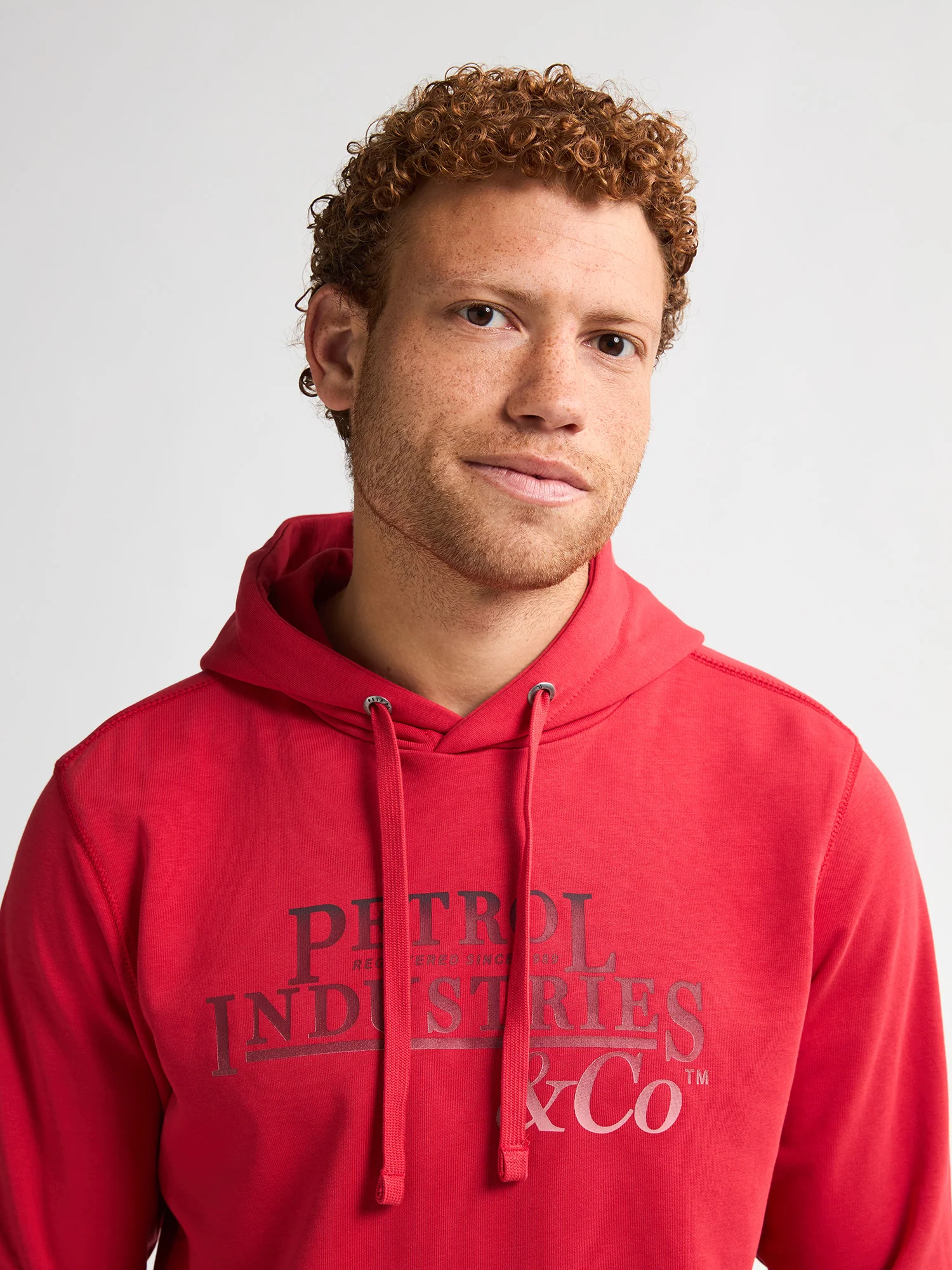 Sudadera con capucha – Petrol Industries- SWH302 diseño superior rojo - Imagen 4